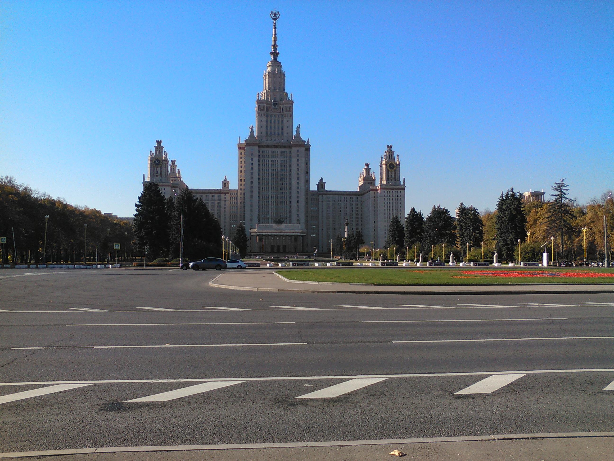 главные здания в москве