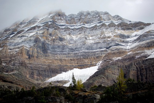Заснеженные Скалистые горы Канады