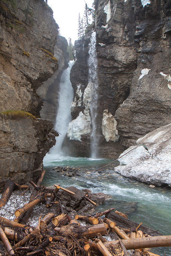Водопады каньона Джонстон в Канаде