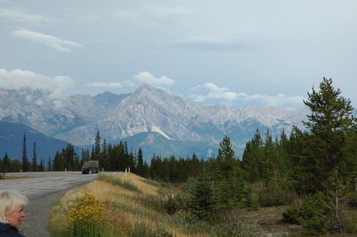 По бескрайним дорогам Канады... Скалистые горы.