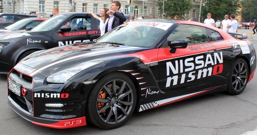 Nissan NISMO.