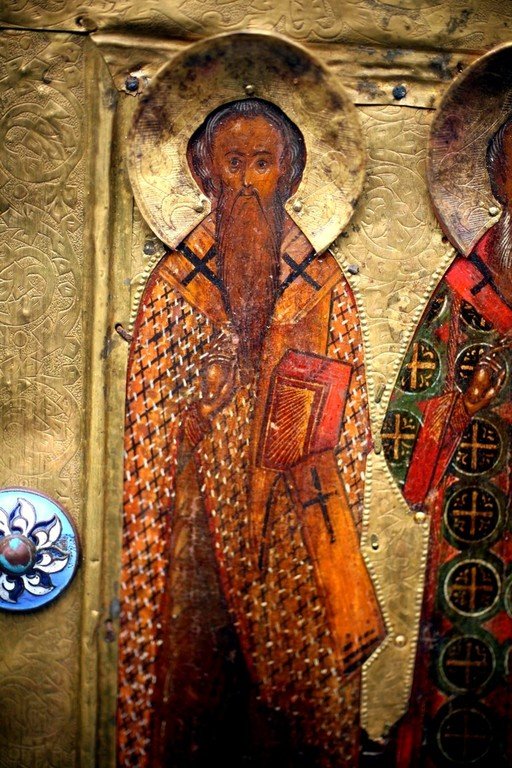 Собор Вселенских учителей и Святителей Василия Великого, Григория Богослова и Иоанна Златоуста. Русская икона. Фрагмент. Святитель Василий Великий. Собор Вселенских учителей и Святителей Василия Великого, Григория Богослова и Иоанна Златоуста. Русская икона. Фрагмент. Святитель Василий Великий.