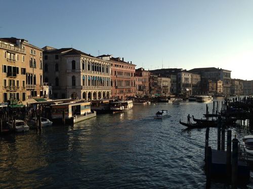 Венеция в лучах утреннего солнца