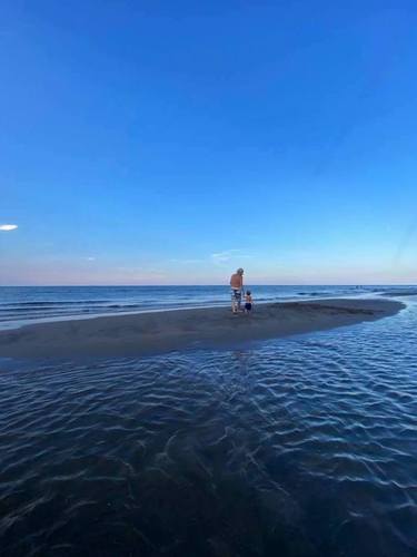 На необитаемом островке