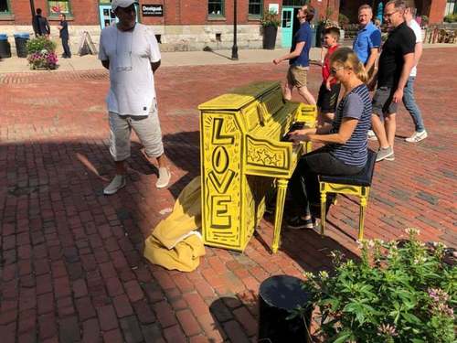 На одной из площадей Торонто