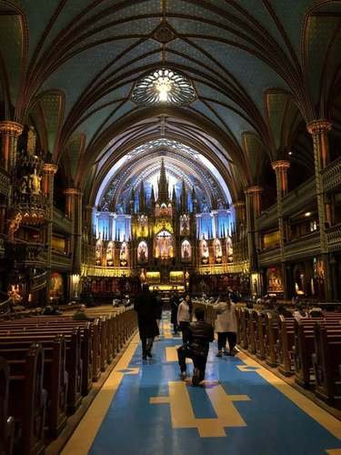 Внутри крупнейшего католического собора в Северной Америке