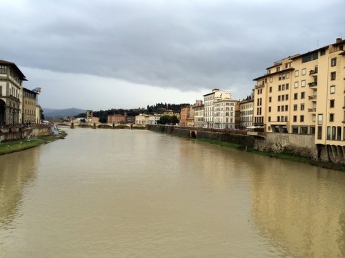 Вид на Флоренцию с моста Понте-Веккьо