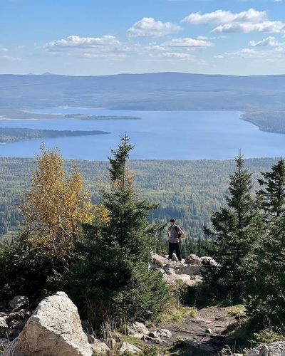 Высокогорное уральское озеро Зюраткуль