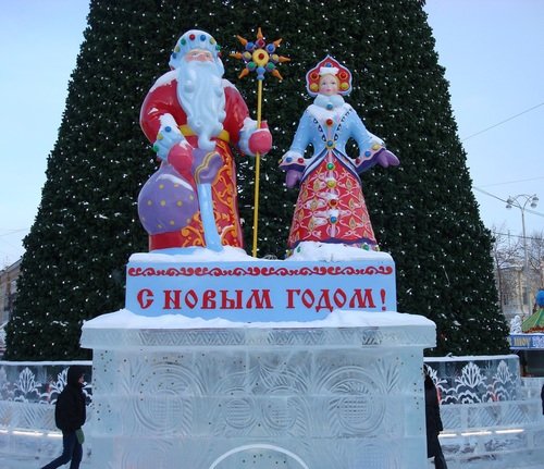 У главной ёлки Екатеринбурга.