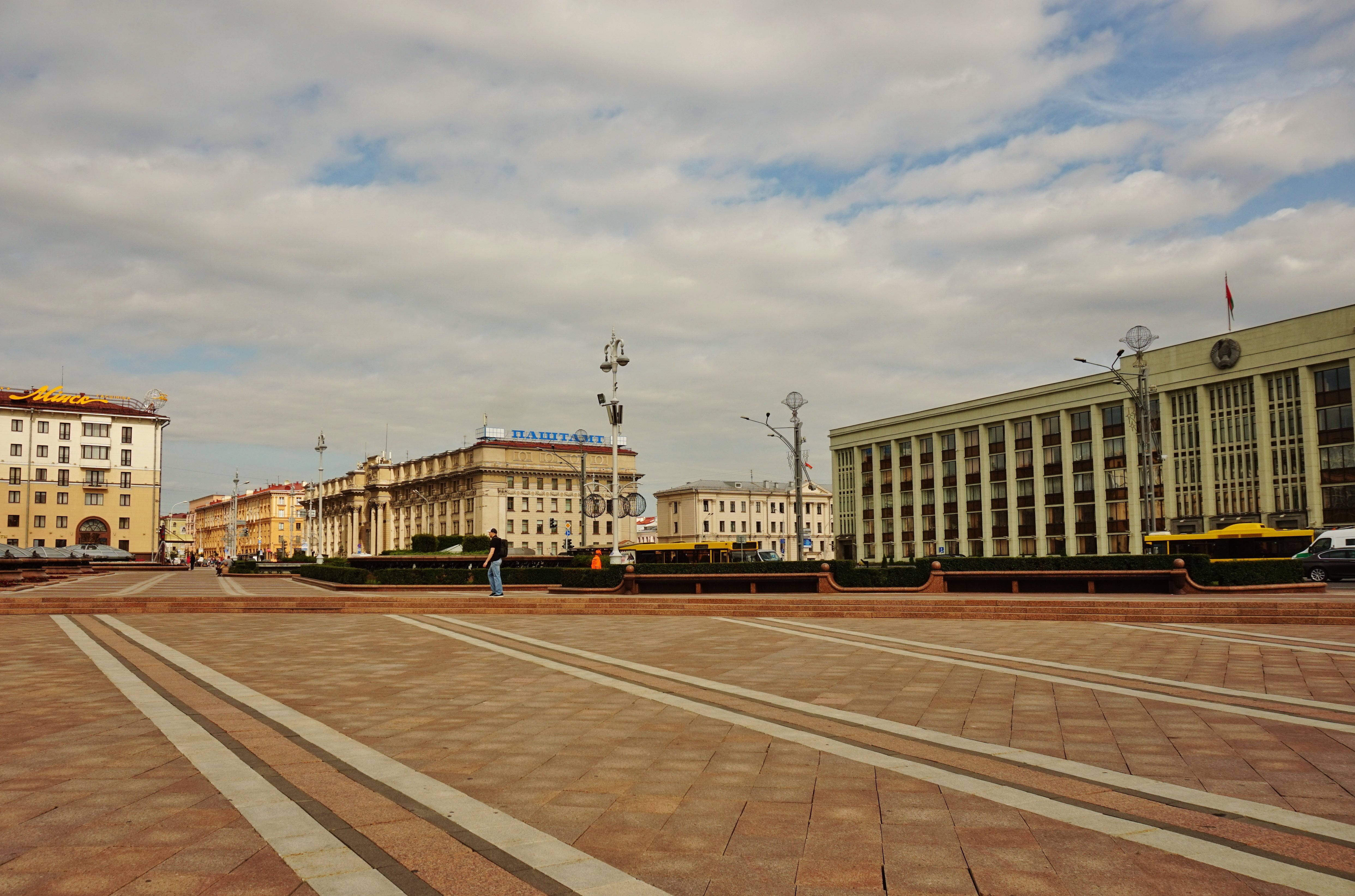 Площадь независимости в минске фото