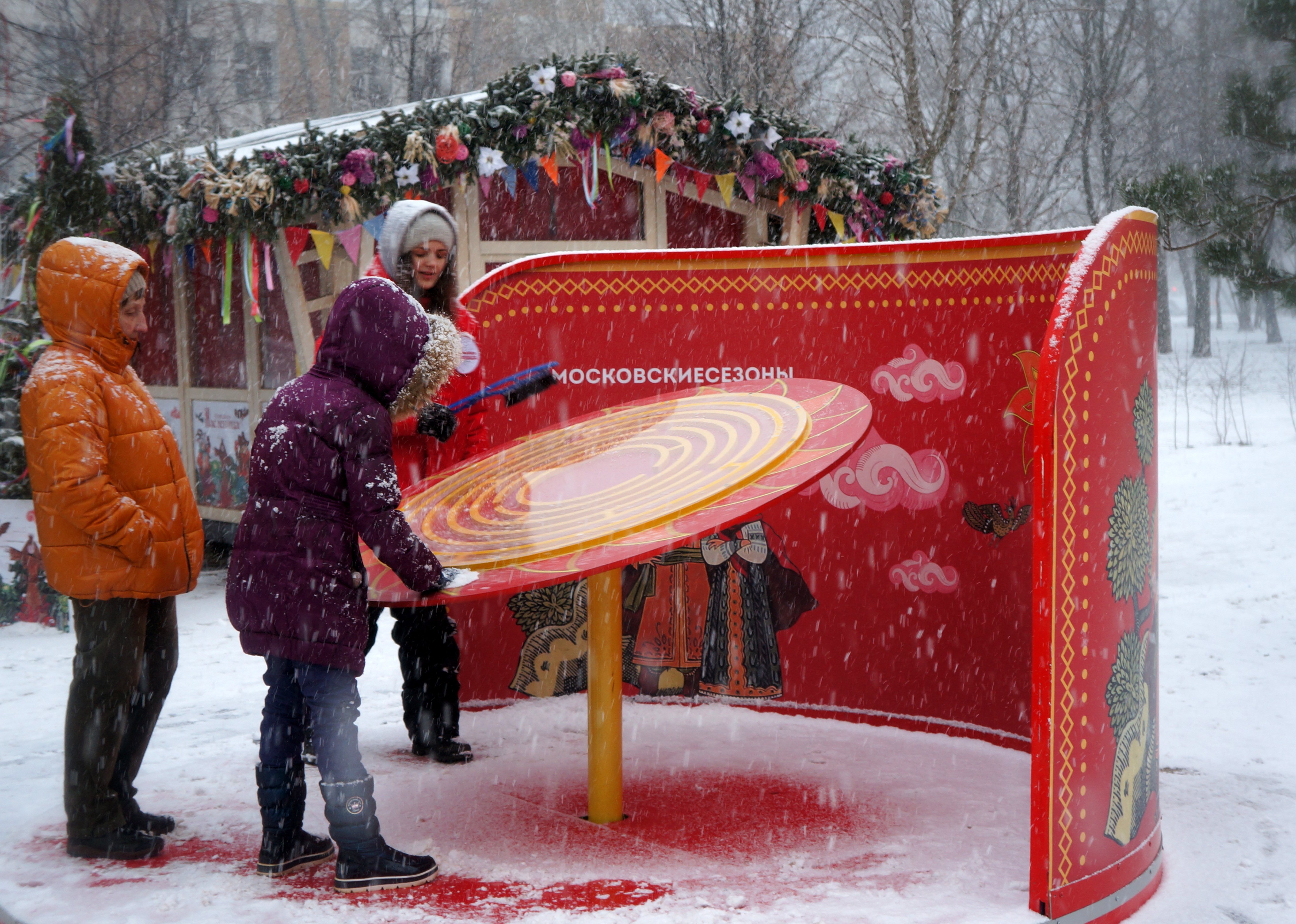 украшение города к масленице. масленица москва декорации. масленица в москве площадки. масленица фестиваль. московская масленица.
