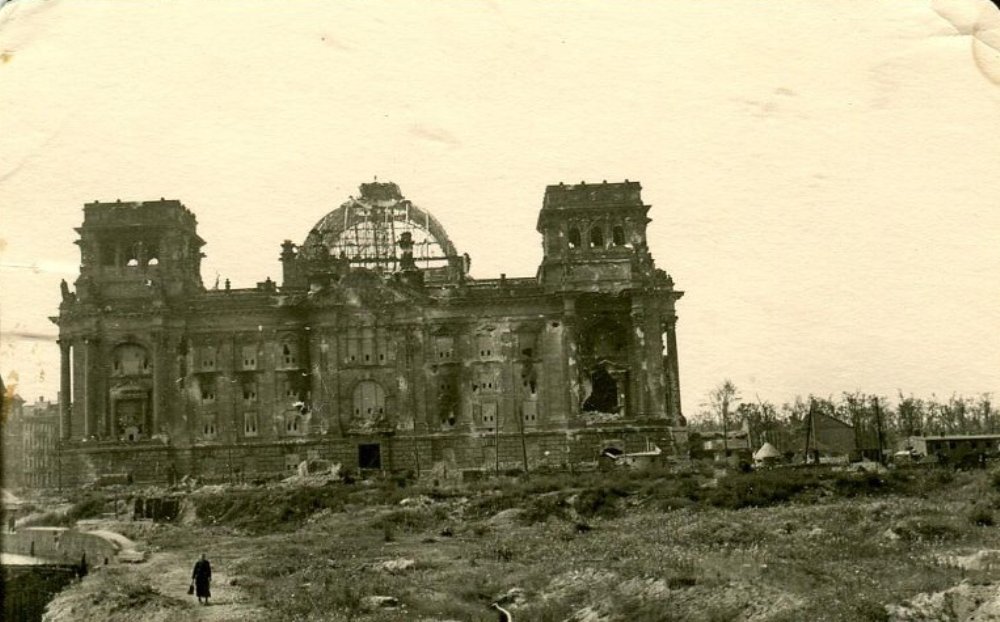 Фото берлина 1945 рейхстаг