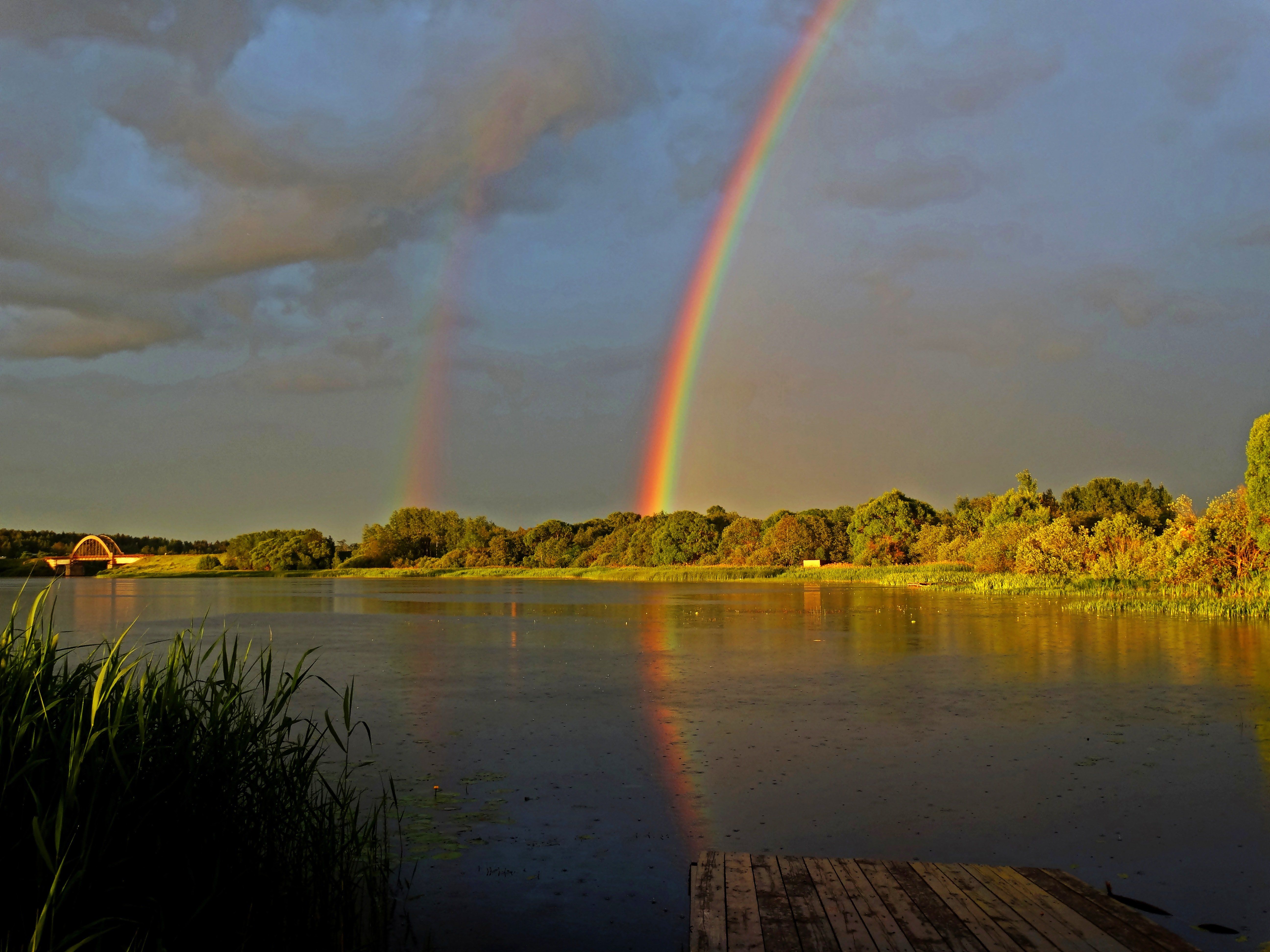 Небо после дождя. Радуга после грозы 27. Радуга после дождя. Радуга после грозы. Красивая радуга в деревне.