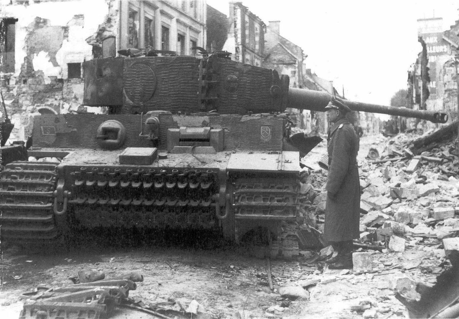 Ss tanks. Танк тигр 101-го тяжёлого танкового батальона СС. Тигр в Виллер бокаж. Тигр танк 1941. Танк тигр 1944.