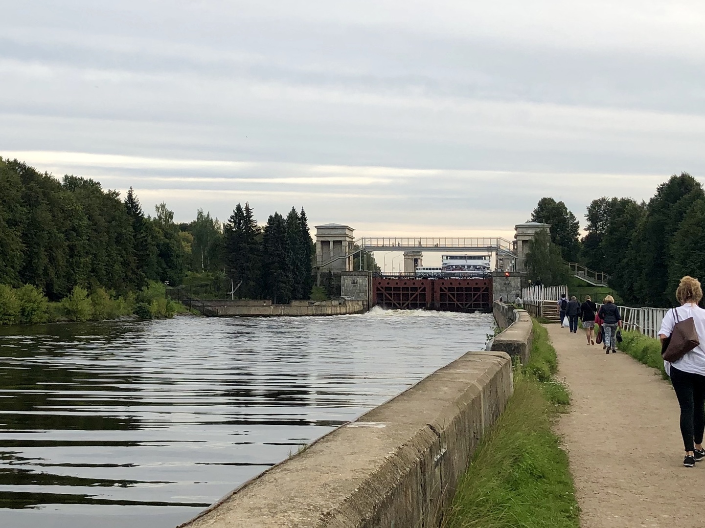 москва поселок шлюзы