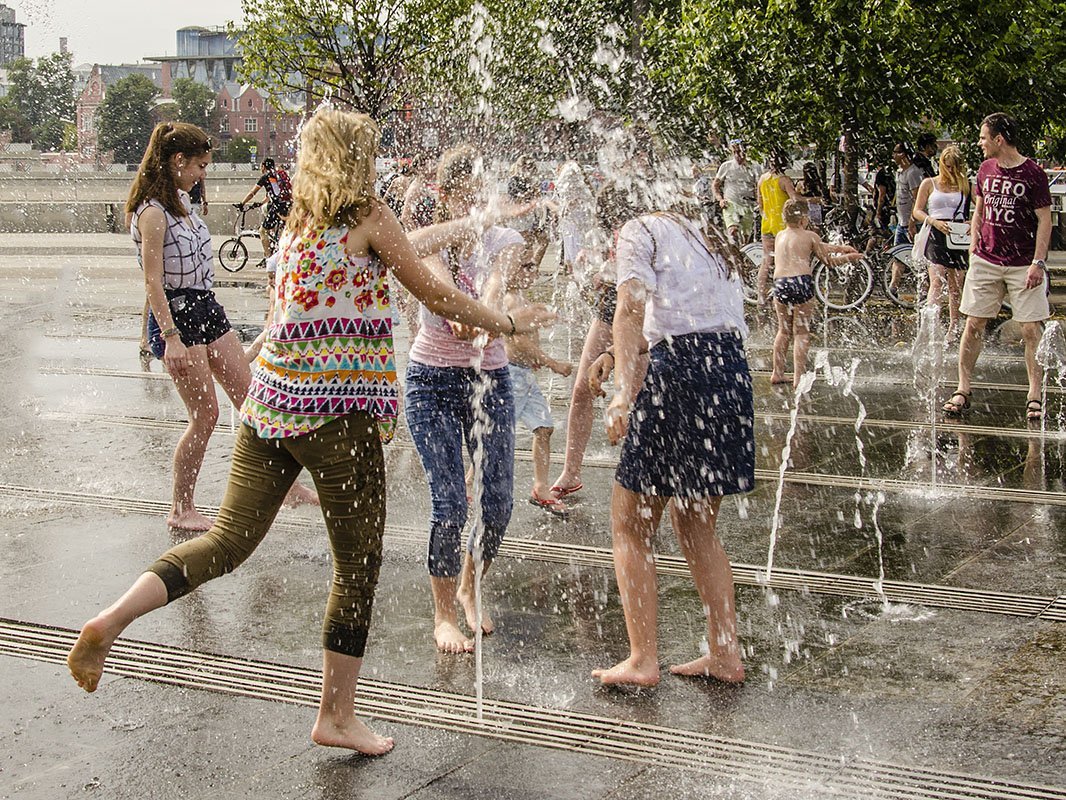 Жара в москве. Москва летом. Российская федерация красная площадь. В каком городе сейчас лето. В каком городе сейчас лето.