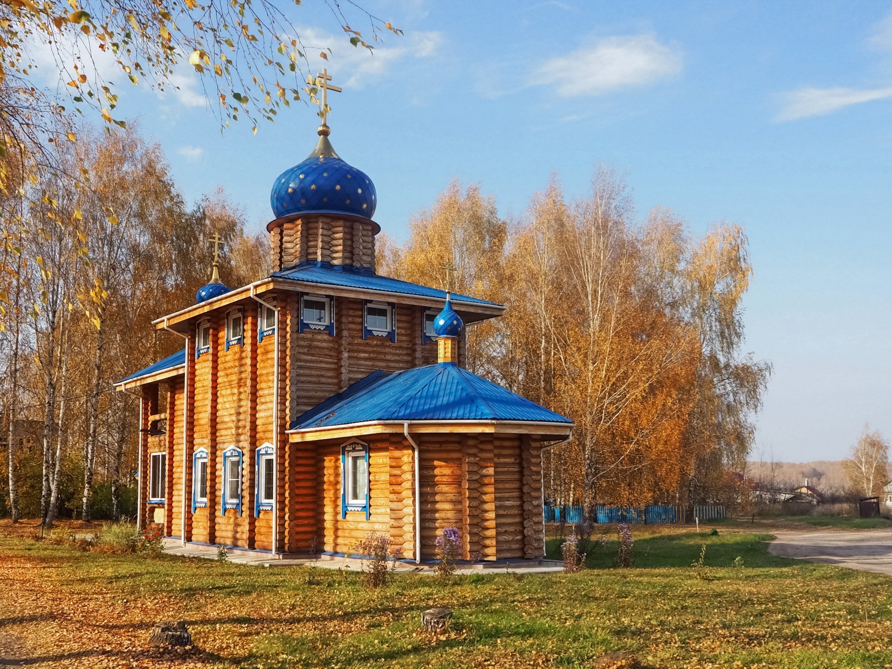 Церковь деревня новое. Храм Луки Обнинск. Корытница деревня Церковь. Церковь в деревне Кафтанчиково. Сельская Церковь.