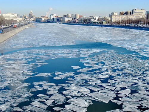 Ледоход на Москва-реке