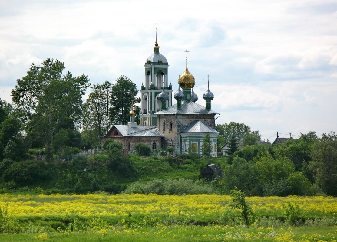 Покажи храм. Церковь Сергия Радонежского Ярославской области. Церковь Сергия Радонежского Ярославской области Ростовский район. Село Деболовское Ростовский район Ярославская область. Церковь Сергия Радонежского Валдай.