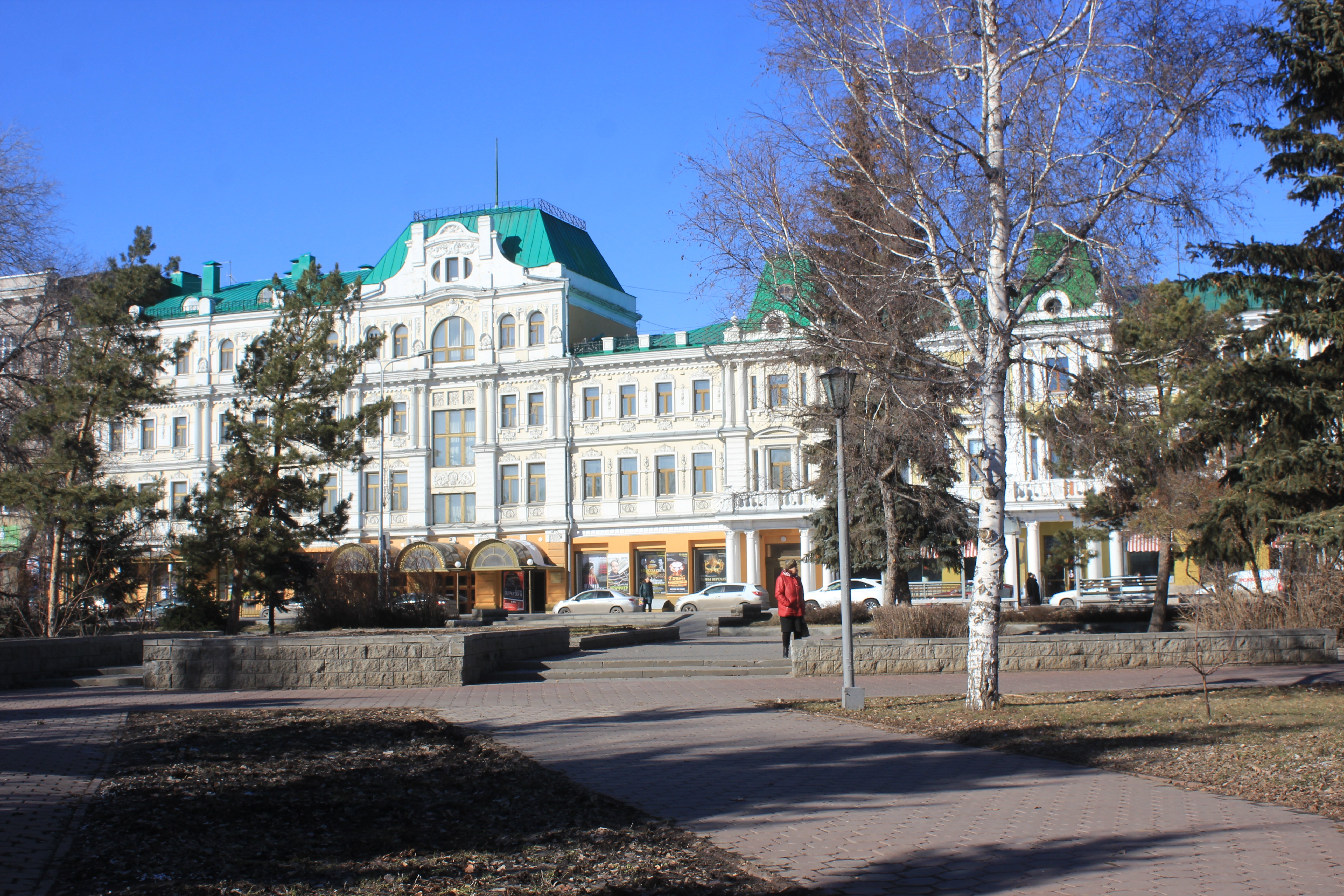 Воскресенский сквер омск партизанская улица фото. Сквер Воскресенского Ижевск. Воскресенский сквер Санкт-Петербург. Воскресенский сквер Великий Устюг. Черкасовский сквер.