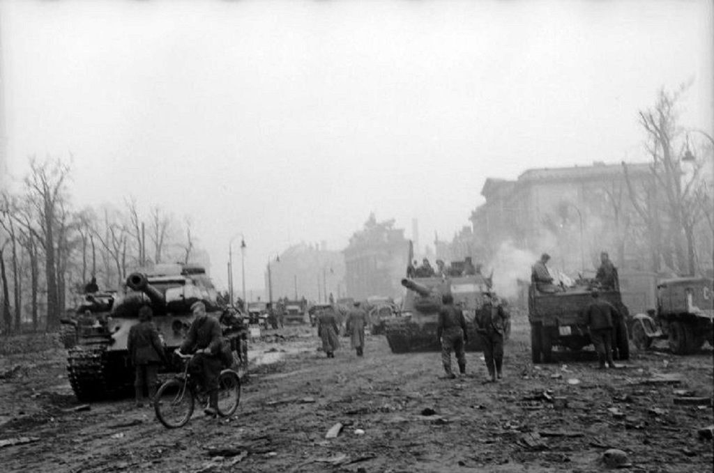 Поверженный берлин 1945 фото