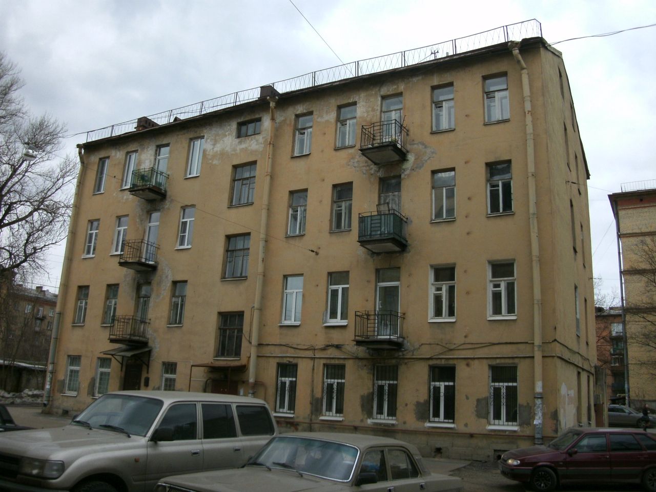 Парголовская ул. 12