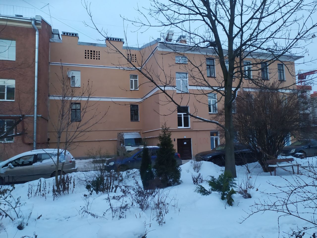 ул. Салова 3
