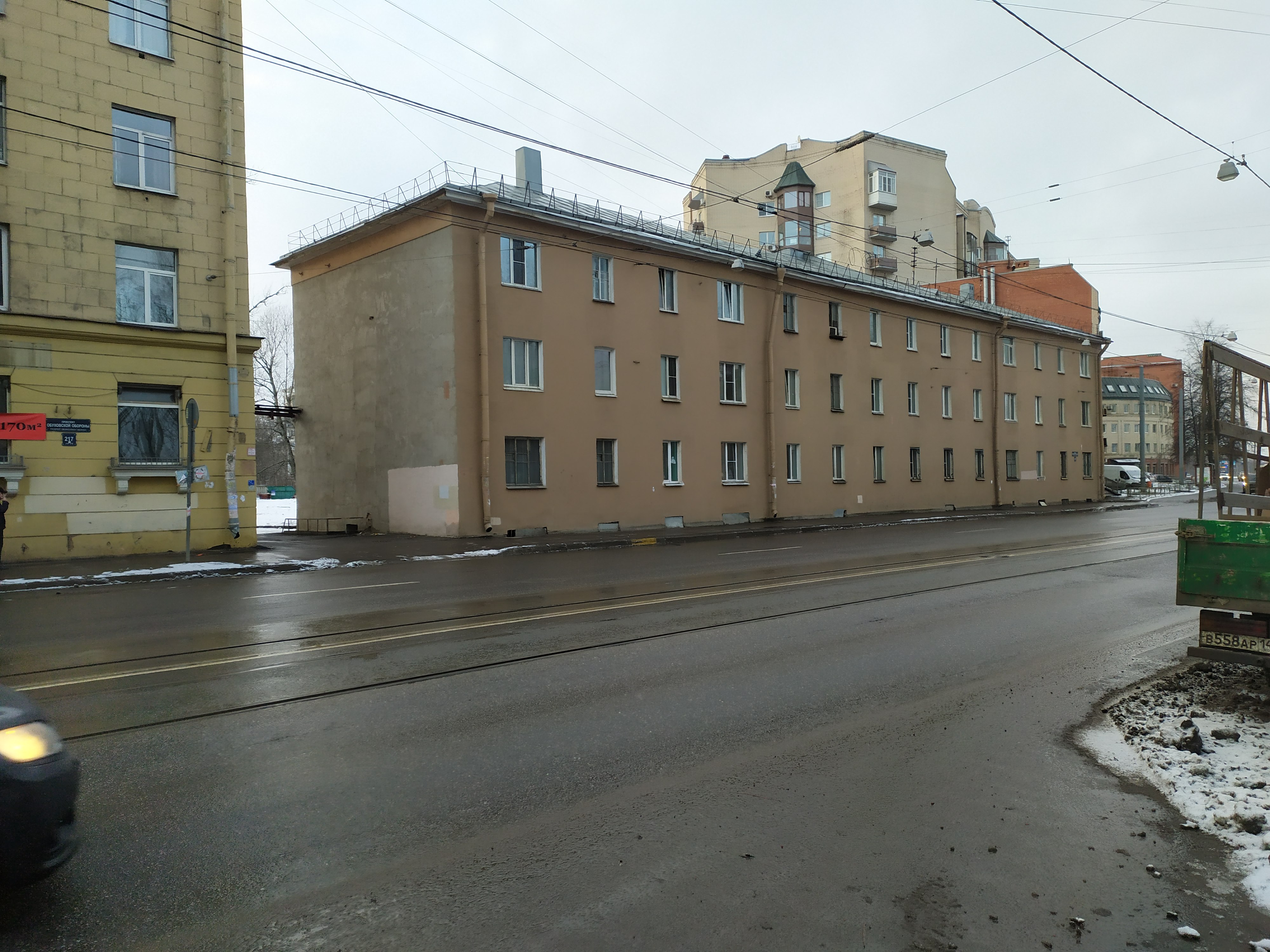 пр. Обуховской Обороны 215