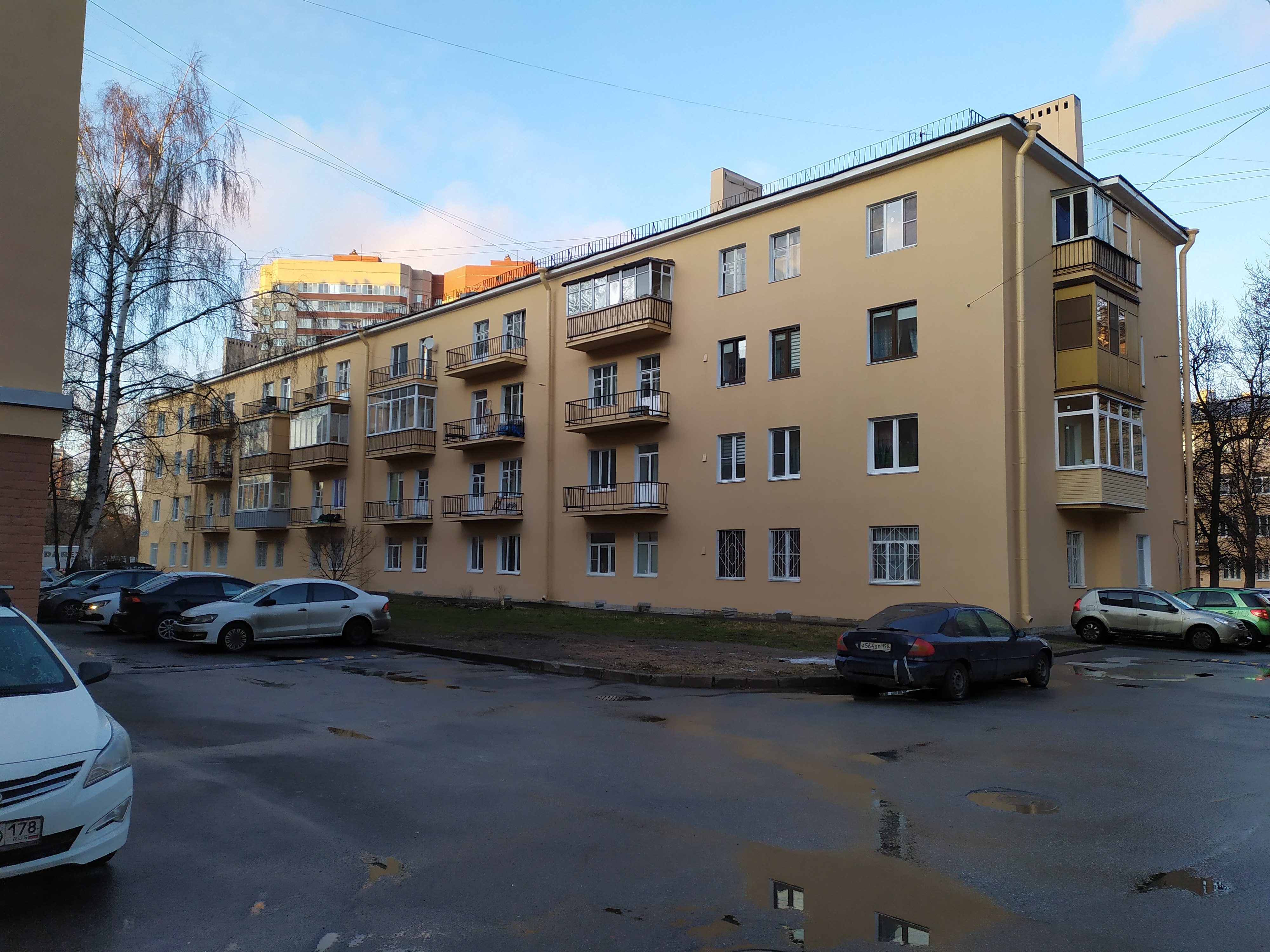 ул. Ткачей 52