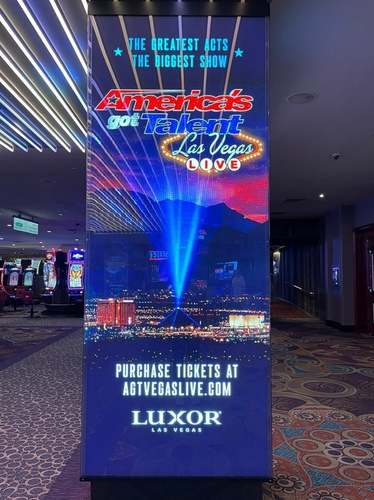 Гостей Лас-Вегаса приглашают посмотреть лазерное шоу