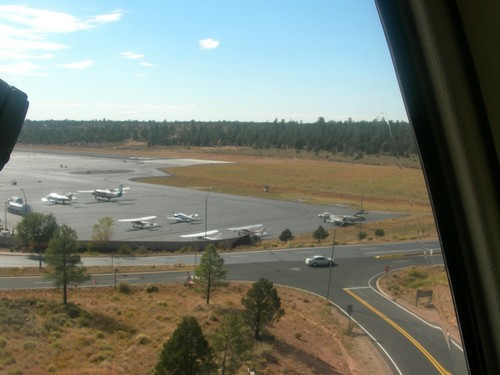 Возвращение вертолёта на аэродром Гранд-каньона