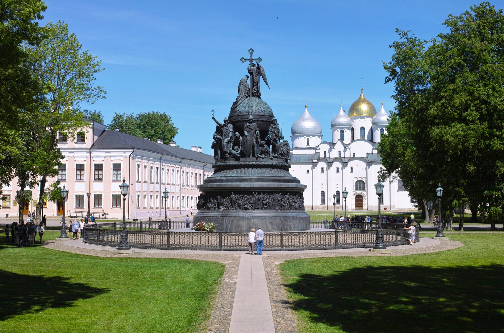 Фото на памятник великий новгород