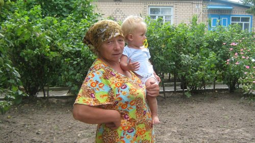 Бабушка с внучкой
