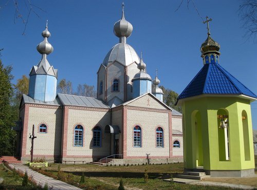 Свято-Успенский храм в селе Глубочек