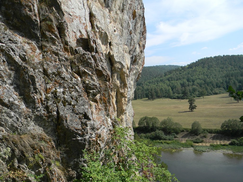 Возле реки белой