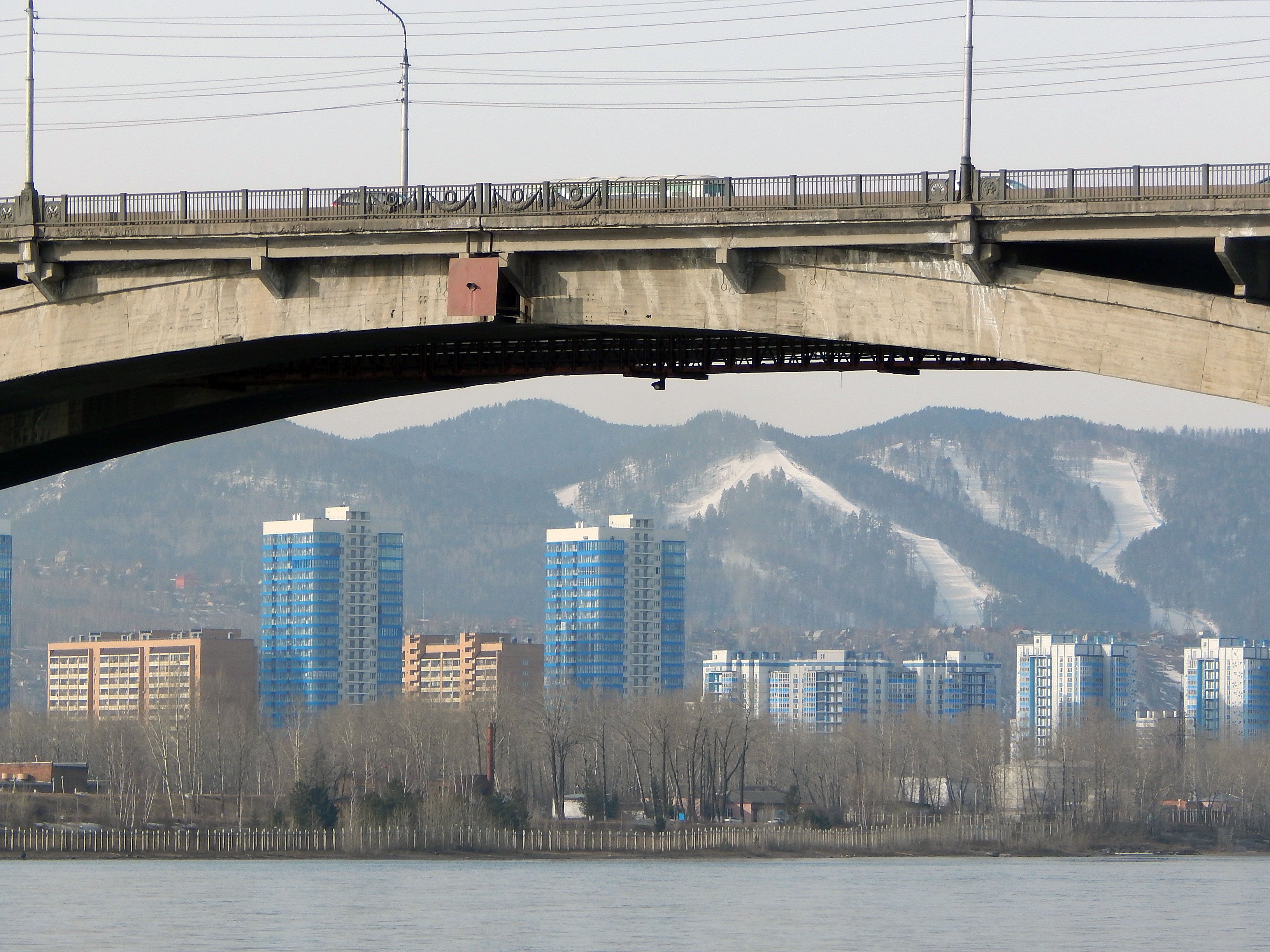 Мост через Енисей в Красноярске
