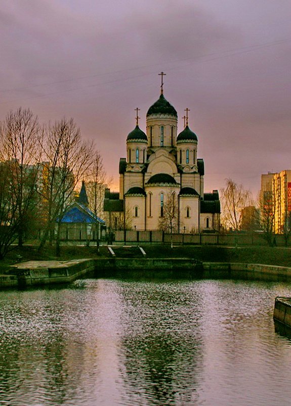 Храм в марьино. Храм Утоли моя печали в Марьино. Церковь Утоли Мои печали в Марьино. Церковь в Марьино. Храм у метро Марьино.