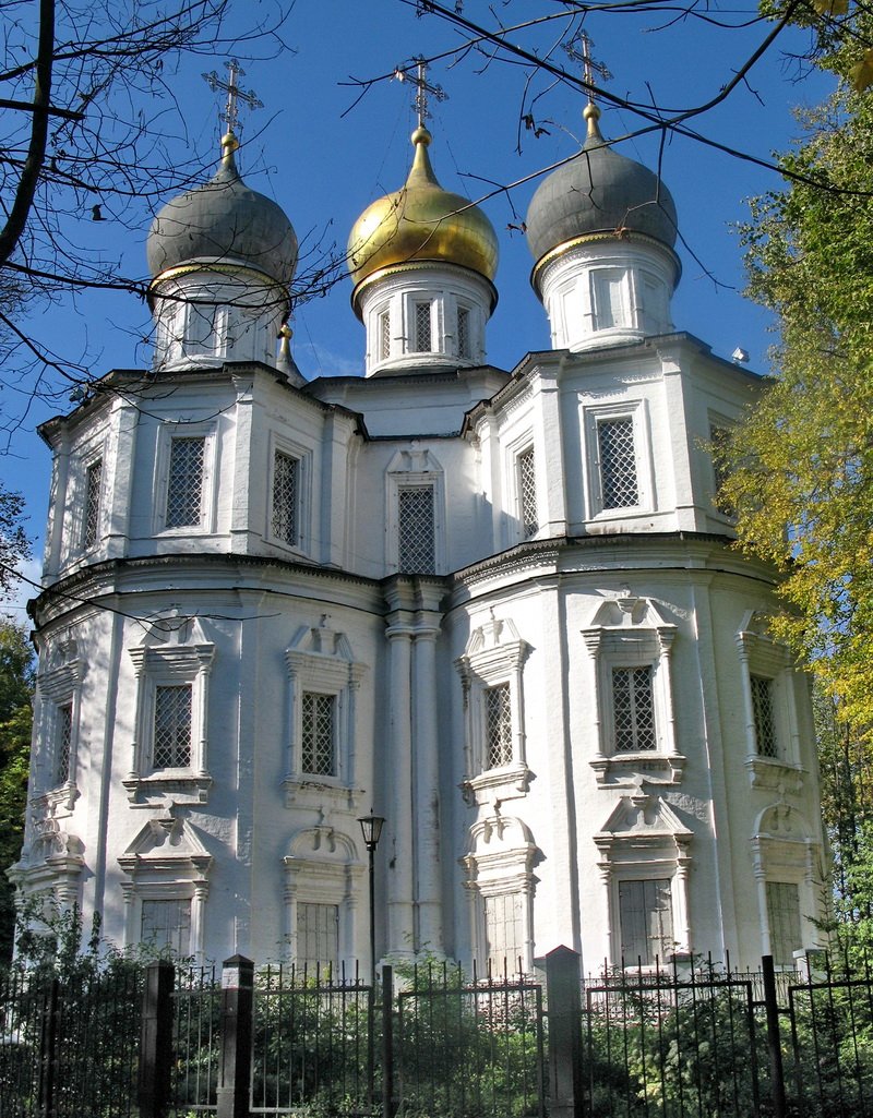 Узкое фото. Храм Казанской иконы Божией матери в узком. Казанская Церковь в усадьбе узкое. Москва усадьбы узкое храм Казанской иконы Божьей матери. Храм в узком Ясенево.