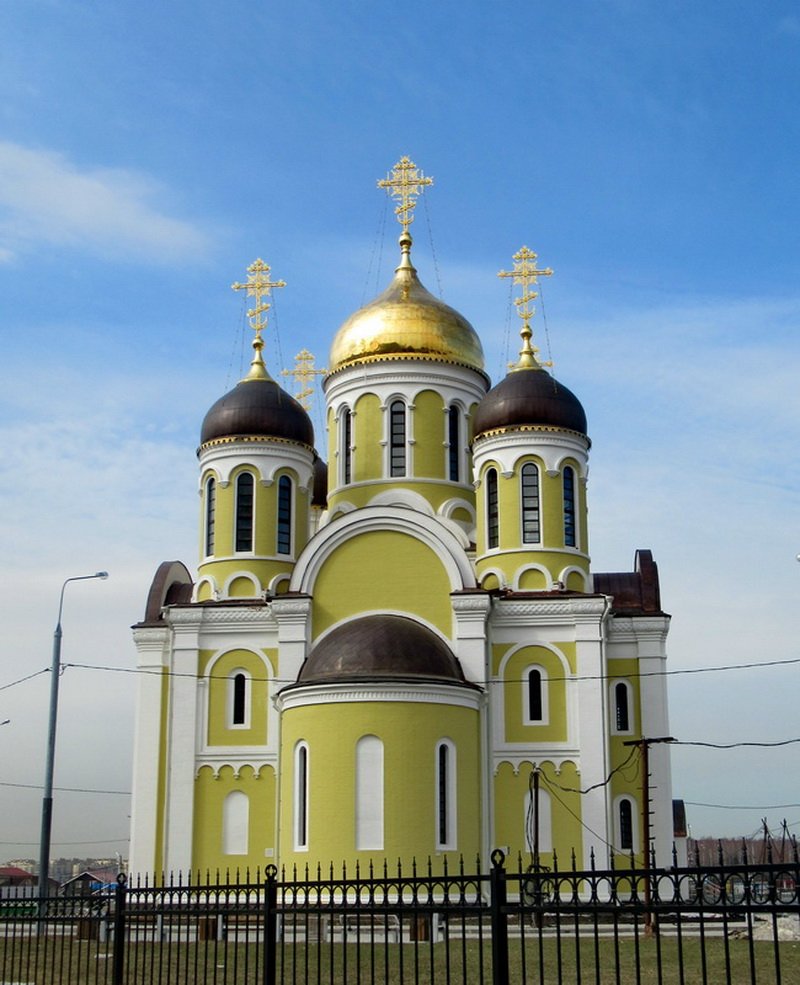 Церковь в солнцево. Храм Александра Невского Солнцево парк. Храм Александра Невского в Пыхтино. Храм Святого благоверного князя Александра Невского в Пыхтино.