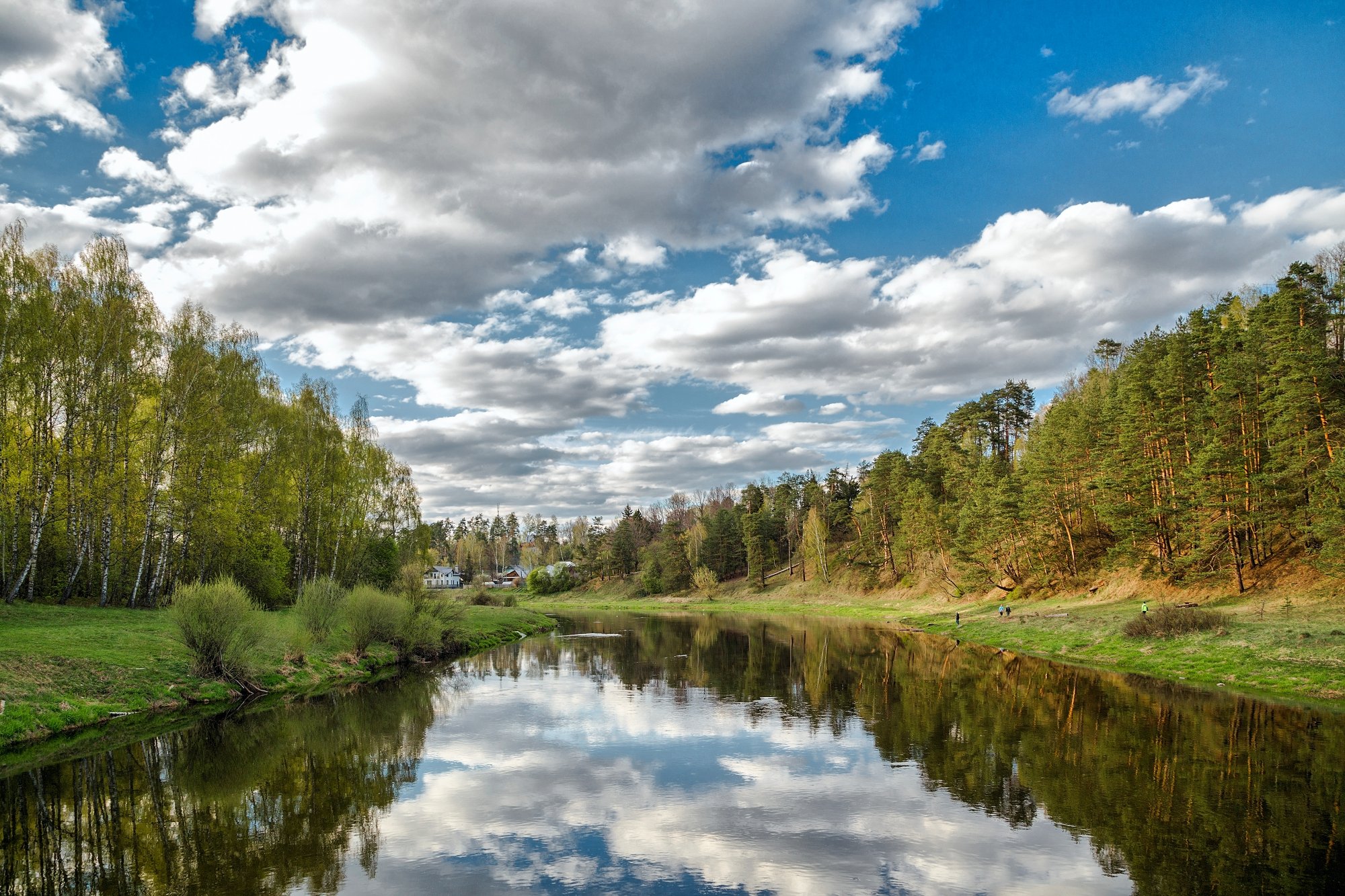 зеркало река