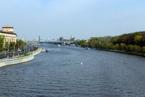 Москва-река в начале мая