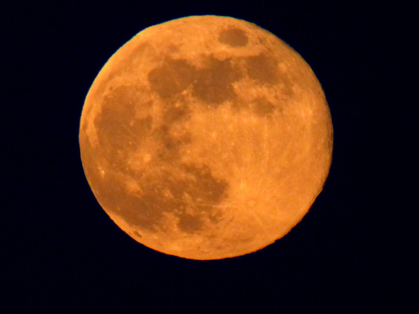 новая луна. луна на супертелевик. Moon be am. Moon be am. луна круглая.