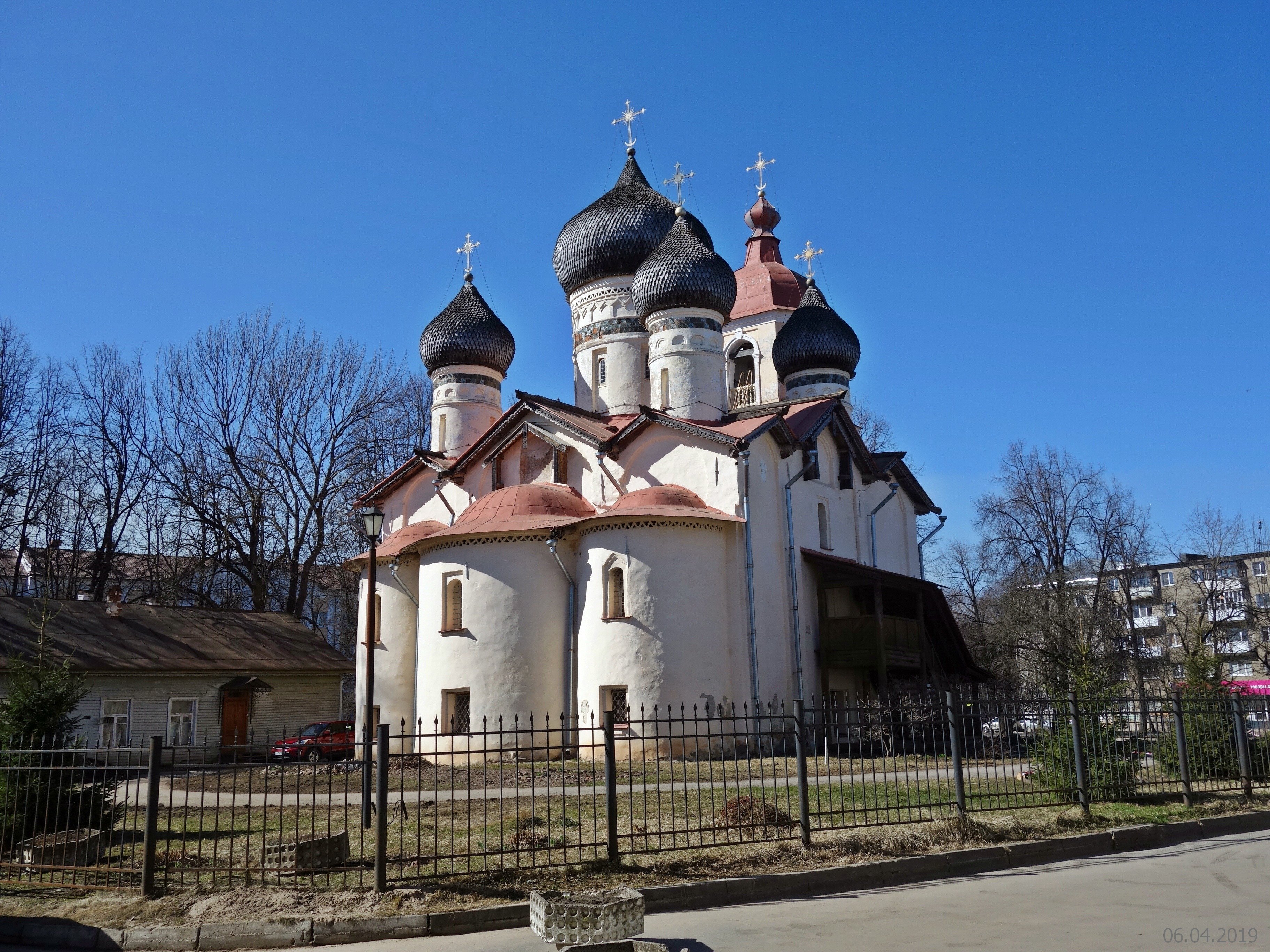 Церковь 9. Церковь Федора Стратилата улица Стратилатовская Новгород. Церковь на Стратилатовской Великий Новгород. Улица Стратилатовская в Великом Новгороде. Феодоровская Церковь на ул. Стратилатовская.