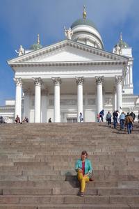 На ступенях собора Святого Николая. Хельсинки.jpg   