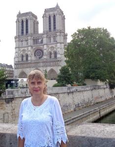 13 -14 млн. туристов приезжает каждый год в Париж увидеть собственными глазами Нотр-Дам де Пари..jpg 