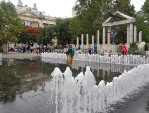 Интерактивный фонтан на площади Свободы..jpg