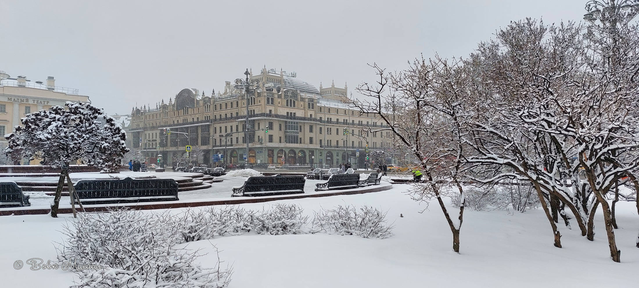 снег в москве весной