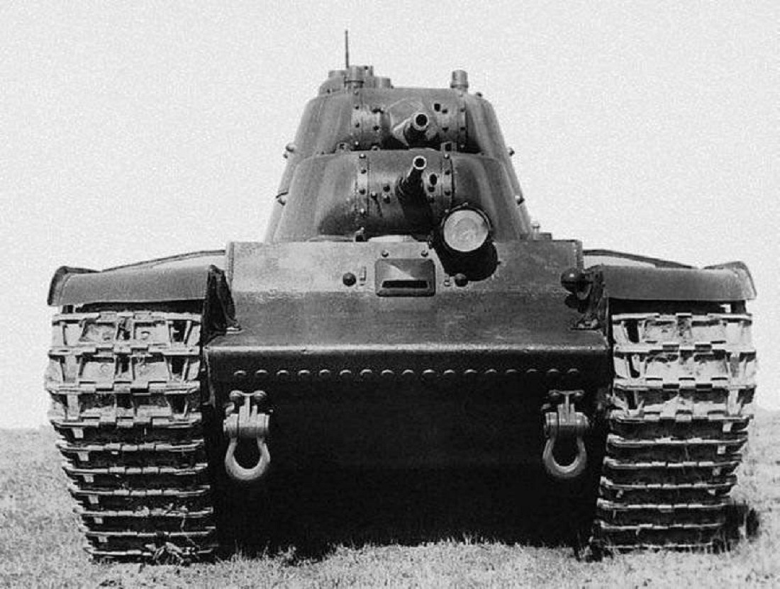 И т д опытные. Танк СМК И Т 100. Т-100 тяжёлый танк. Т-100 танк СССР. Т100 тяжелый танк СССР.