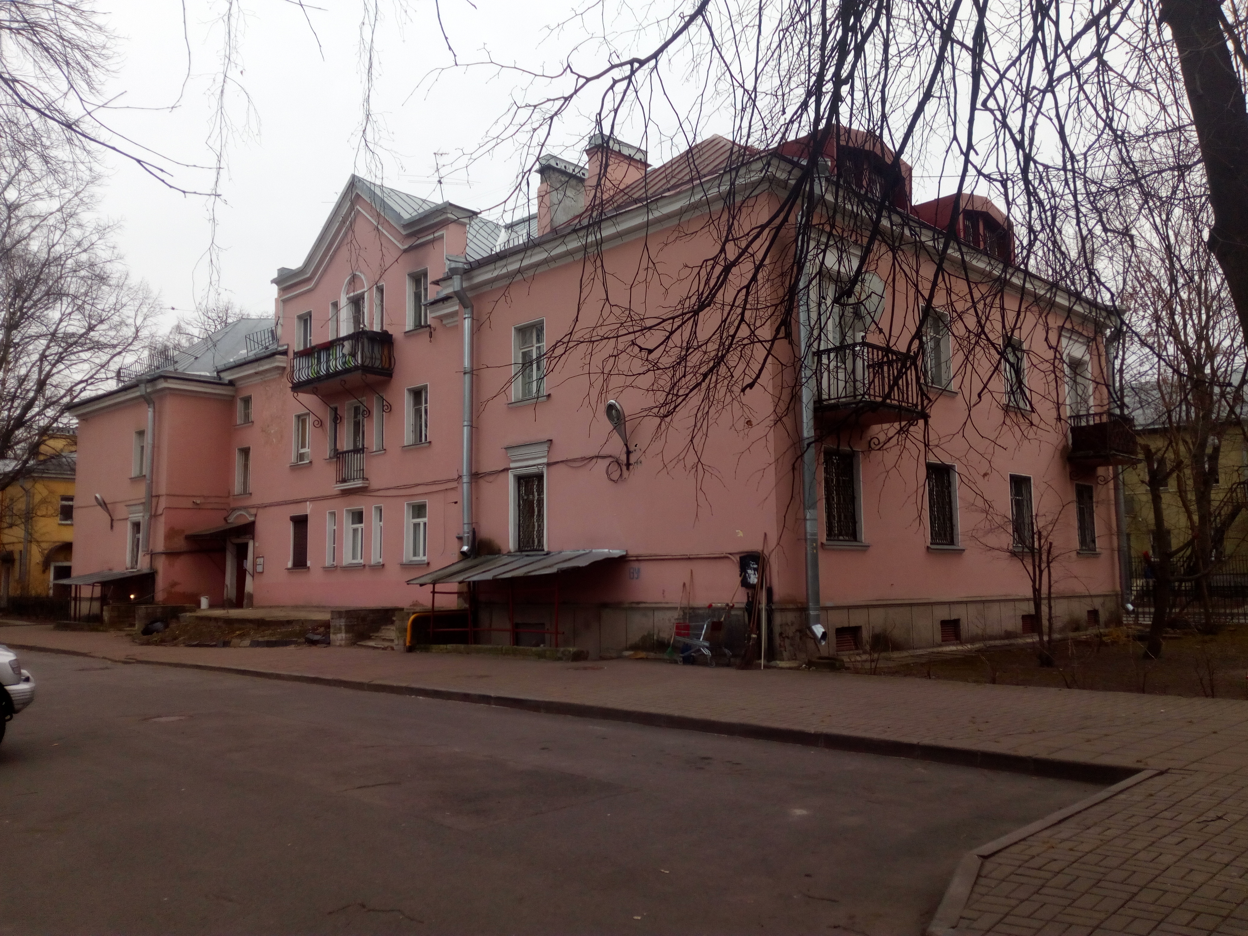 Дибуновская ул. 9