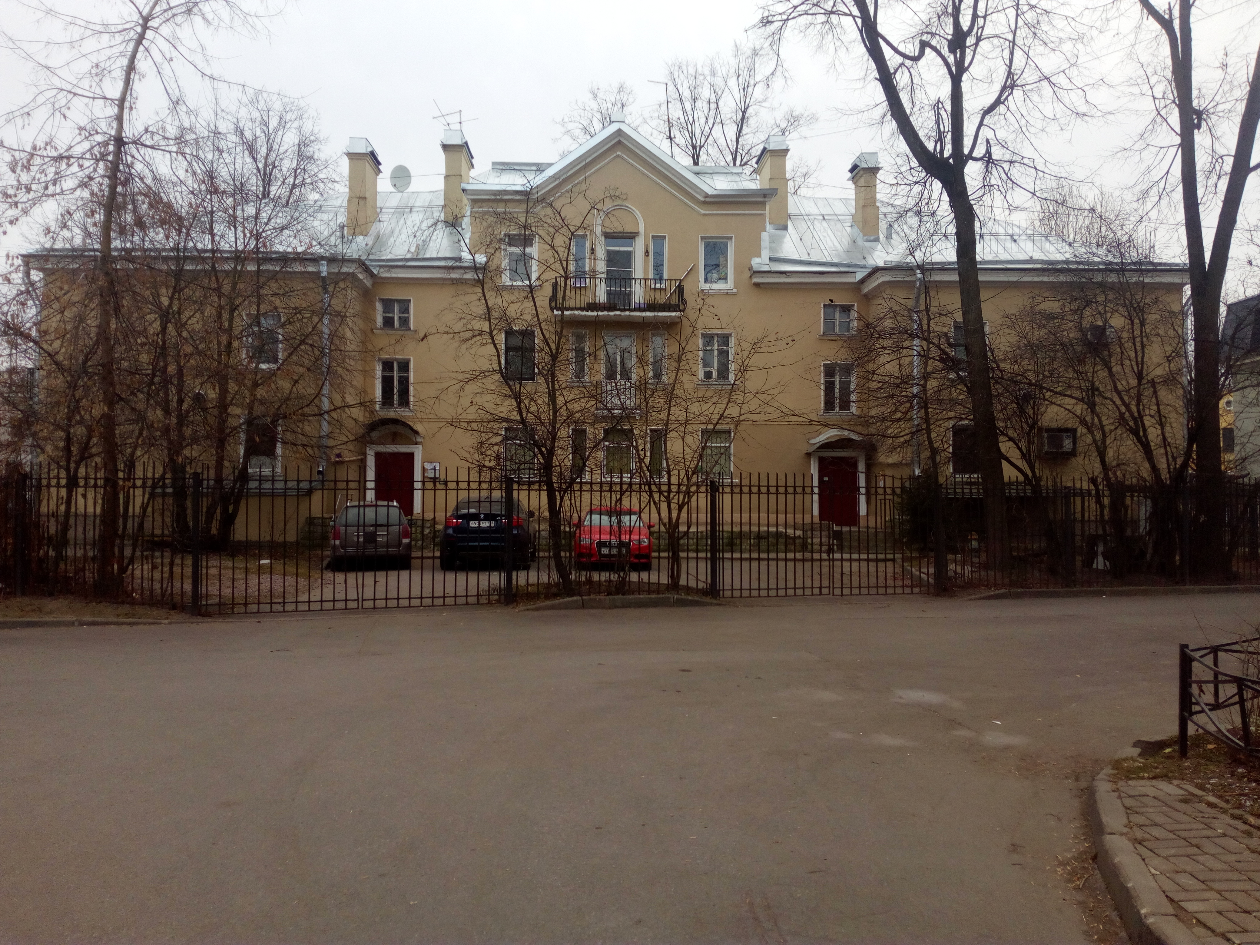 Дибуновская ул. 15